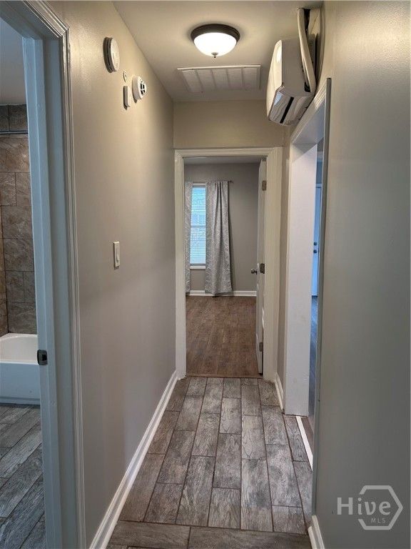 Image 8 of property listing at 1410 New Castle Street, Savannah, GA 31415