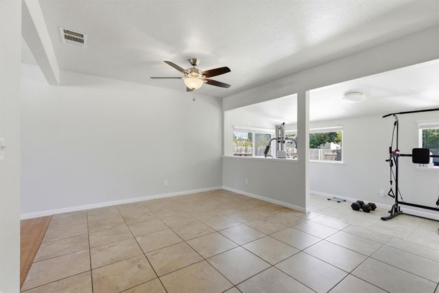 1148 35th Ave, Sacramento, CA 95822
