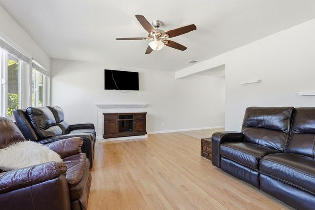 1148 35th Ave, Sacramento, CA 95822