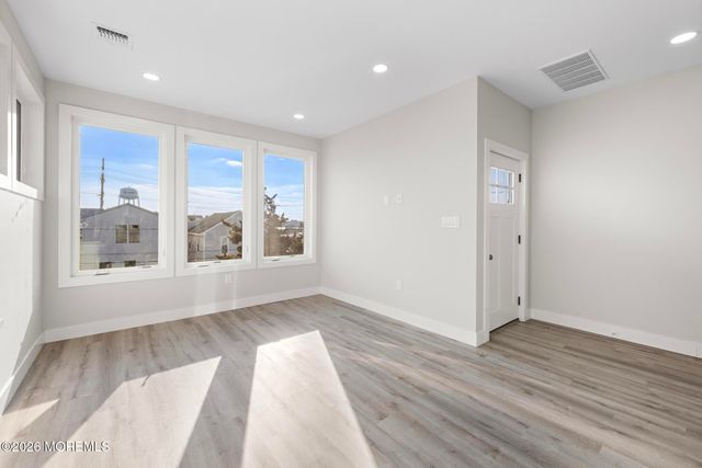 233 Dupont Avenue 2, Seaside Heights, NJ 08751