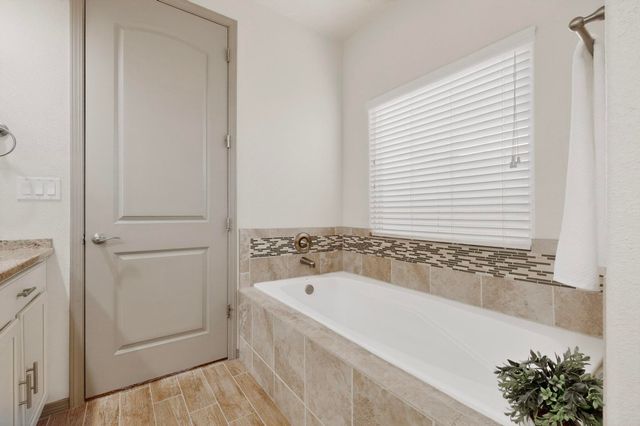 5915 S Sandia Court NE, Rio Rancho, NM 87144