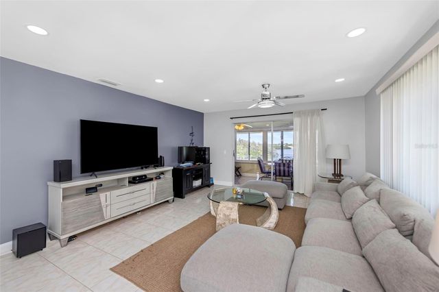 1819 SHORE DRIVE S 318, South Pasadena, FL 33707