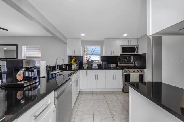 1819 SHORE DRIVE S 318, South Pasadena, FL 33707