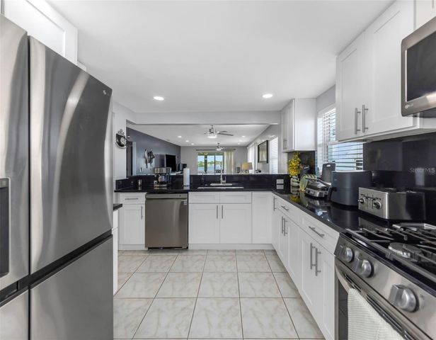 1819 SHORE DRIVE S 318, South Pasadena, FL 33707