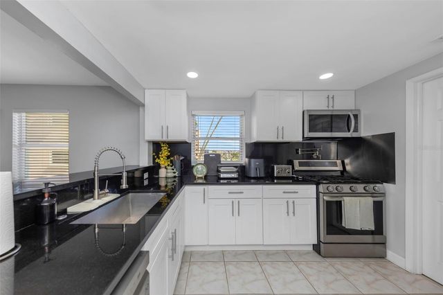 1819 SHORE DRIVE S 318, South Pasadena, FL 33707