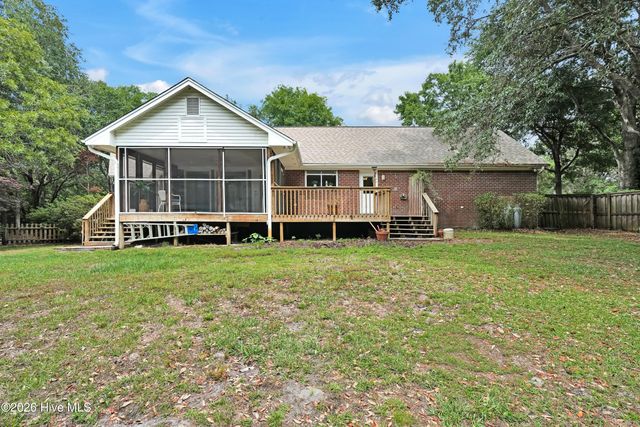 7004 Poplar Knoll Court, Wilmington, NC 28409