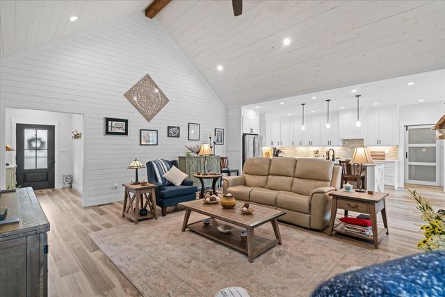 318 Freedom Way, Chatsworth, GA 30705