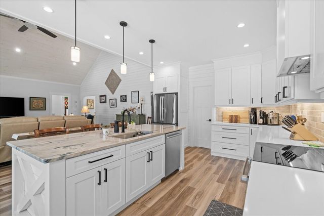 318 Freedom Way, Chatsworth, GA 30705