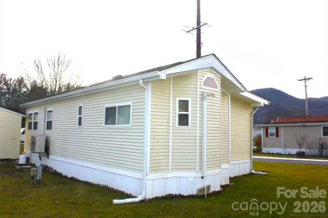 29 Polka Lane, Waynesville, NC 28785