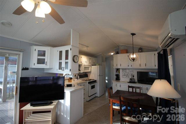 29 Polka Lane, Waynesville, NC 28785