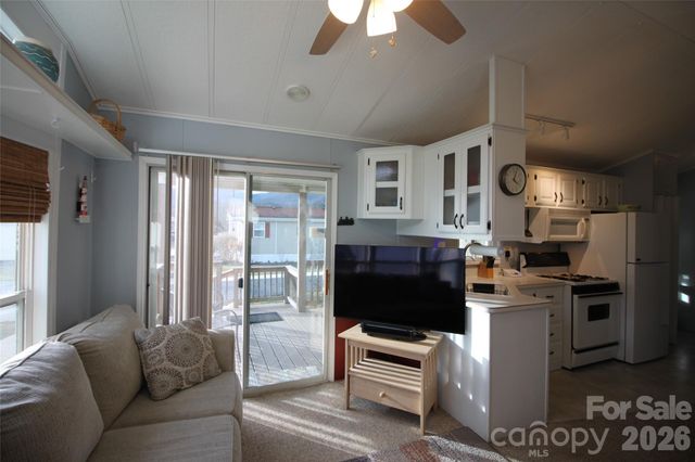 29 Polka Lane, Waynesville, NC 28785