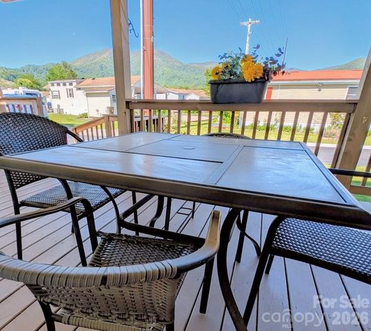 29 Polka Lane, Waynesville, NC 28785