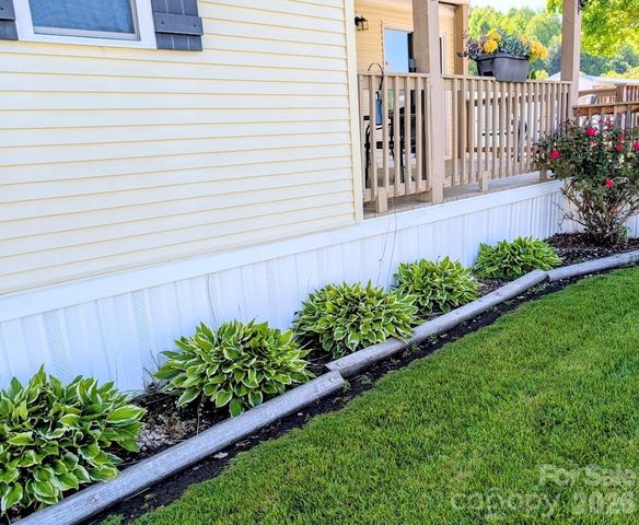 29 Polka Lane, Waynesville, NC 28785