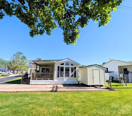 29 Polka Lane, Waynesville, NC 28785