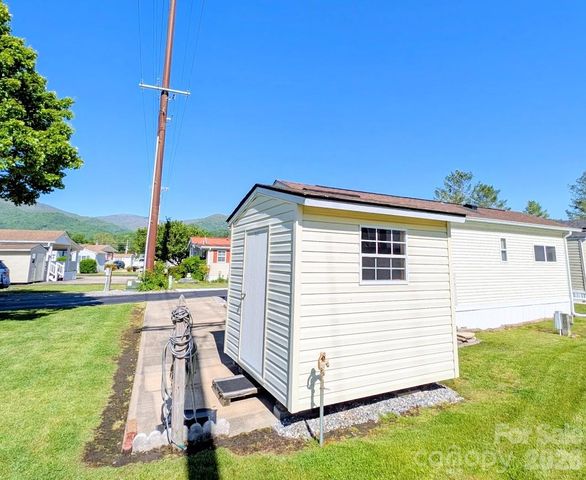 29 Polka Lane, Waynesville, NC 28785