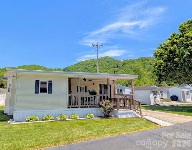 29 Polka Lane, Waynesville, NC 28785