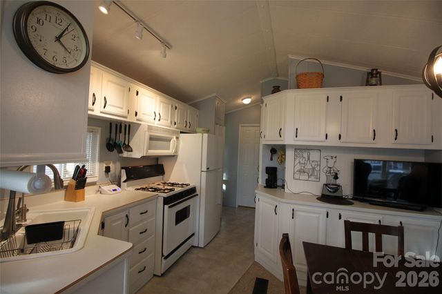 29 Polka Lane, Waynesville, NC 28785