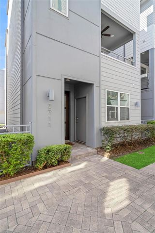 2711 Eado Grove Lane, Houston, TX 77003