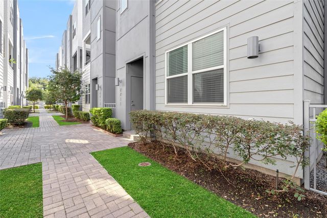 2711 Eado Grove Lane, Houston, TX 77003