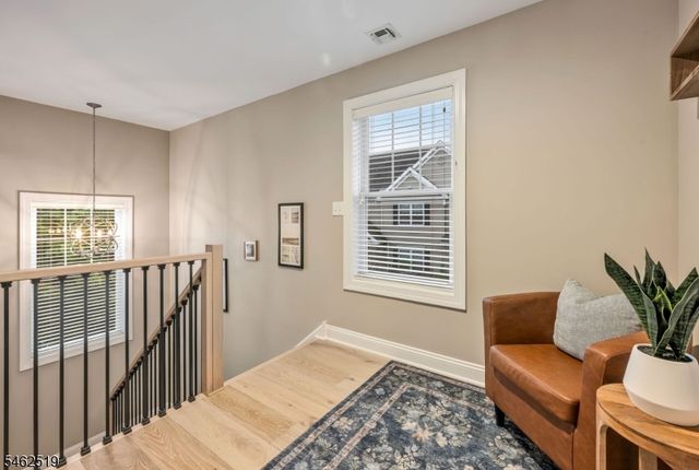32 Dogwood Ln, Wanaque Boro, NJ 07420