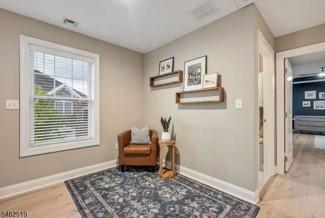 32 Dogwood Ln, Wanaque Boro, NJ 07420
