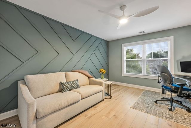 32 Dogwood Ln, Wanaque Boro, NJ 07420