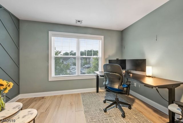 32 Dogwood Ln, Wanaque Boro, NJ 07420