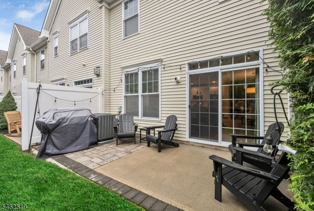 32 Dogwood Ln, Wanaque Boro, NJ 07420