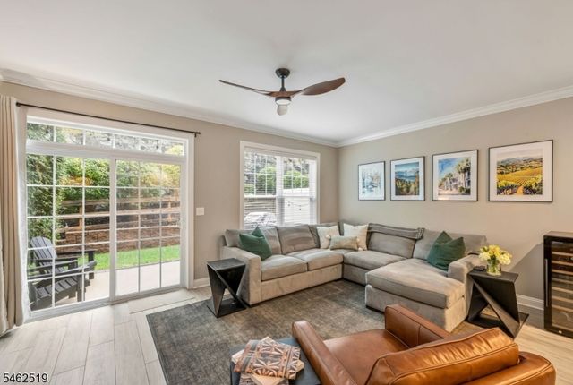 32 Dogwood Ln, Wanaque Boro, NJ 07420