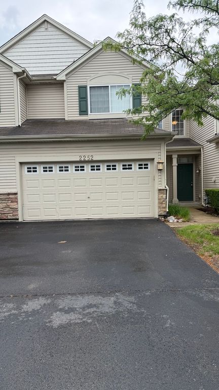 2252 Gallant Fox Circle 2252, Montgomery, IL 60538