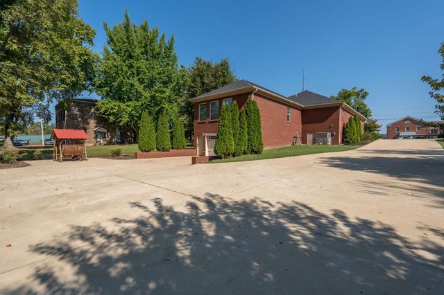 219 Waterloo St, Lawrenceburg, TN 38464