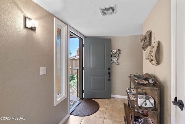 6651 N Campbell Ave Apt 230, Tucson, AZ 85718