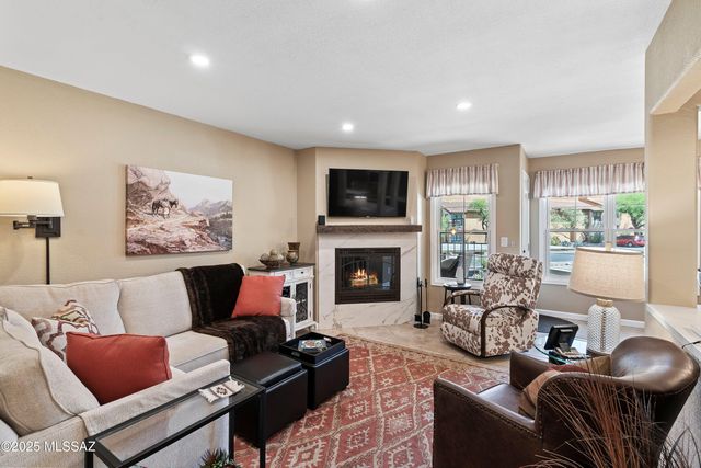 6651 N Campbell Ave Apt 230, Tucson, AZ 85718