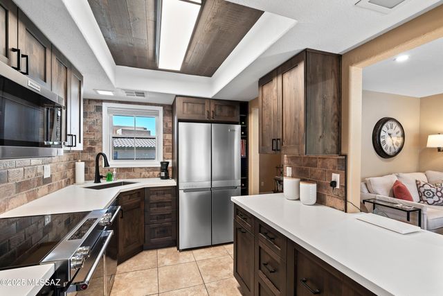 6651 N Campbell Ave Apt 230, Tucson, AZ 85718