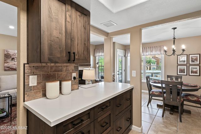 6651 N Campbell Ave Apt 230, Tucson, AZ 85718