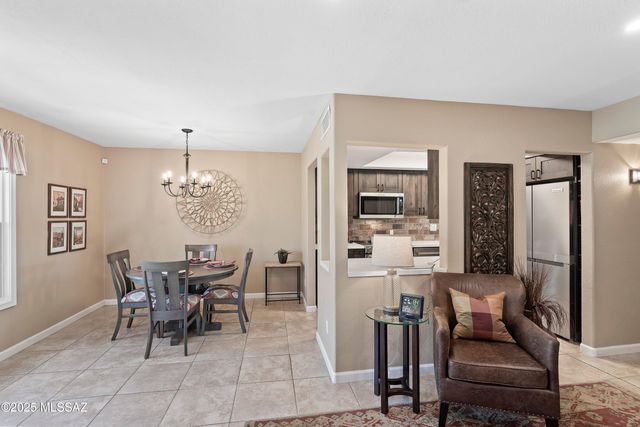 6651 N Campbell Ave Apt 230, Tucson, AZ 85718