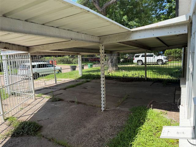 5535 Elmlawn Drive, Houston, TX 77033