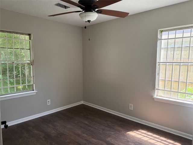 5535 Elmlawn Drive, Houston, TX 77033