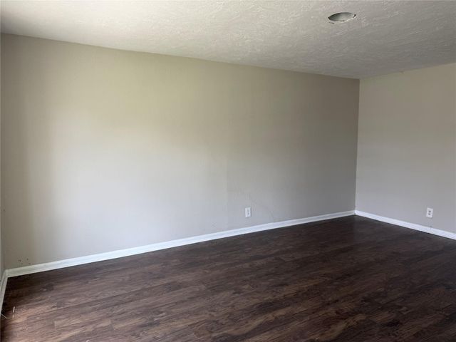 5535 Elmlawn Drive, Houston, TX 77033