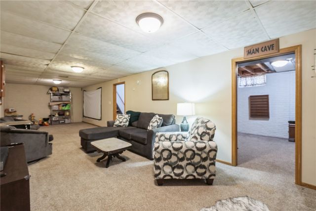 2931 1st Street, Marion, IA 52302