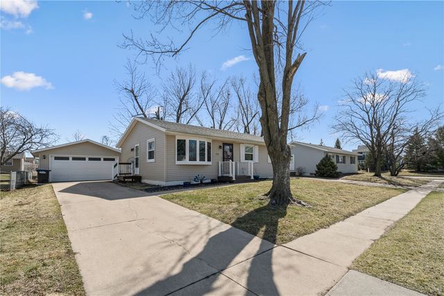 2931 1st Street, Marion, IA 52302