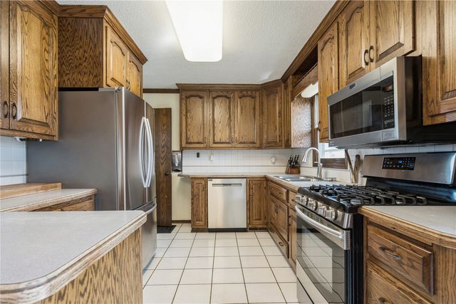 2931 1st Street, Marion, IA 52302