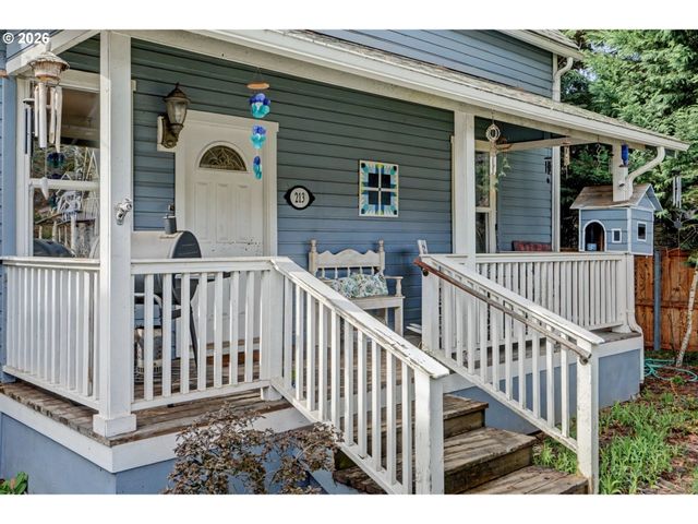 213 MILL St, Silverton, OR 97381