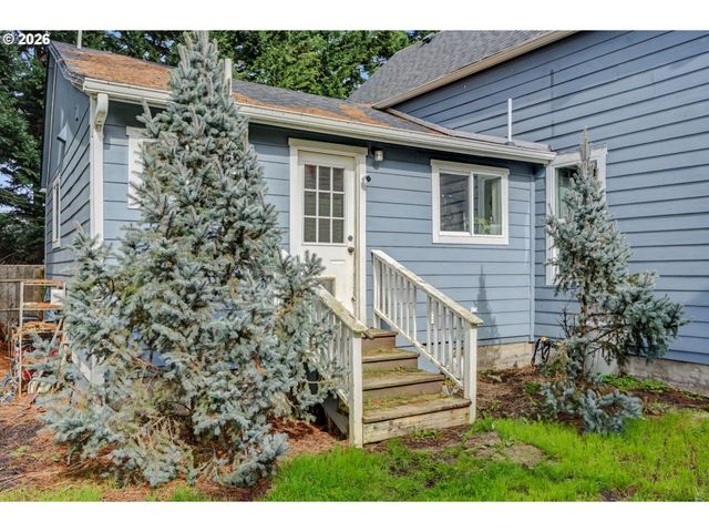 213 MILL St, Silverton, OR 97381