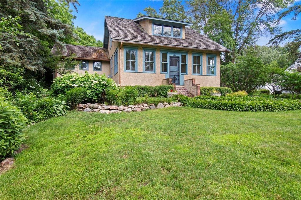 204 4th Street S, Delano, MN 55328