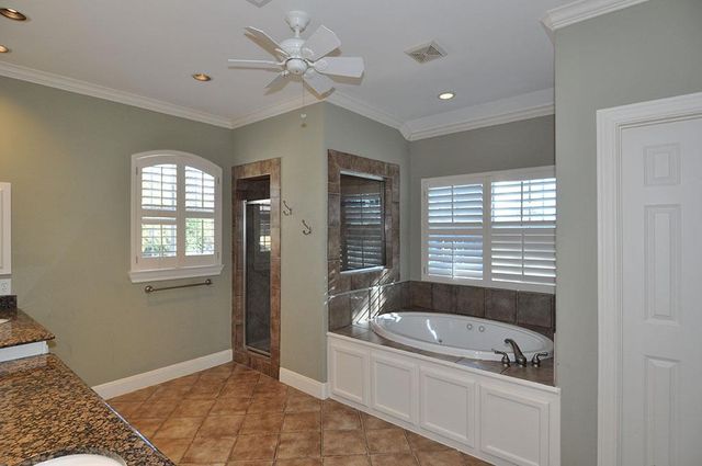 6215 Sutherland Square, Houston, TX 77081