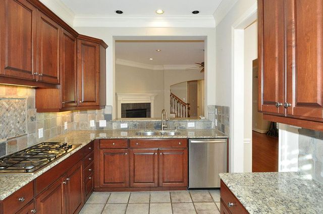 6215 Sutherland Square, Houston, TX 77081