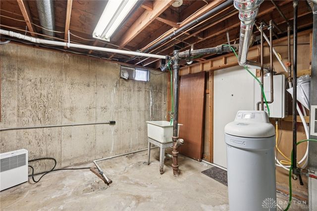 254 Amsterdam Drive, Xenia, OH 45385