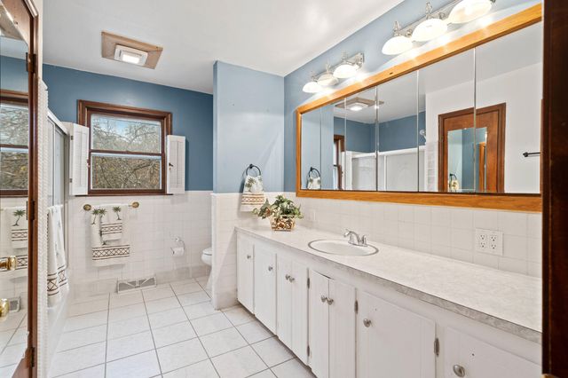 5385 N CLEARVIEW RD, Columbia, MO 65202