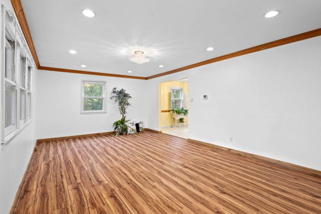 5385 N CLEARVIEW RD, Columbia, MO 65202